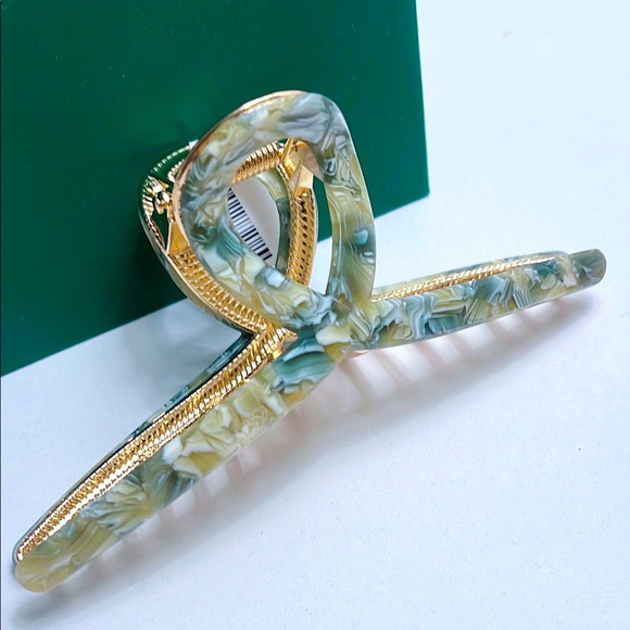 Hair Claws - Picture 2 of 4